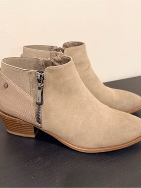 Simply Vera Vera Wang Taupe Suede-Look Ankle Booties with Side Zip